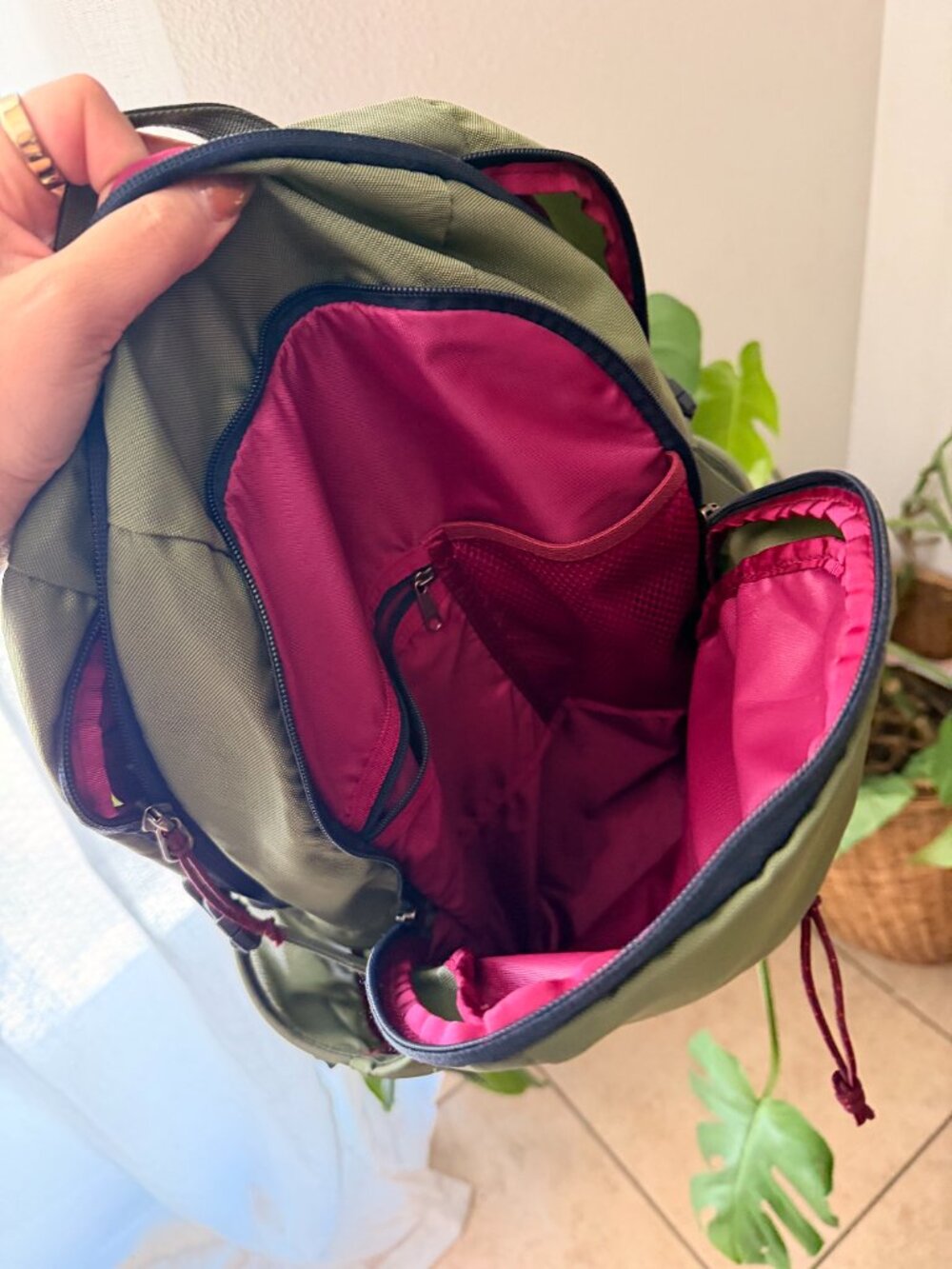 Patagonia Women's Refugio 26L Green Pink Laptop Backpack - Picture 8 of 8